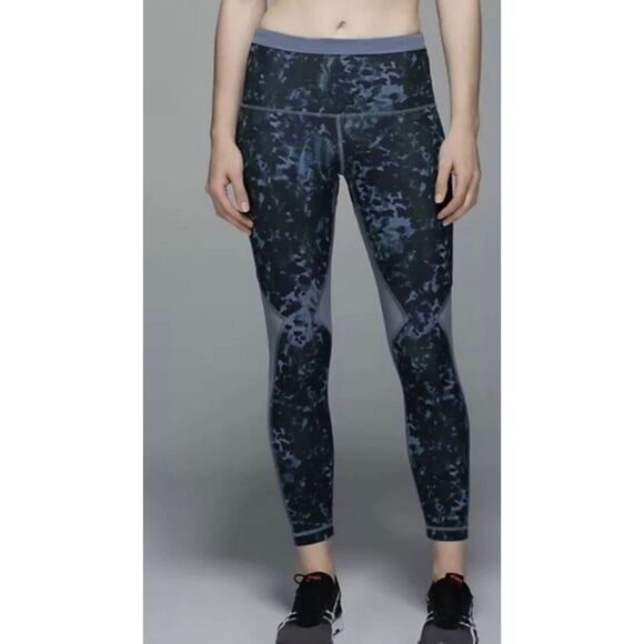 Lululemon Running in the City 7/8 Tights Blue Mesh Floral Backdrop Sz 10 - Picture 1 of 6